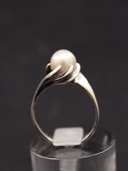 Sterling silver ring with genuine pearl