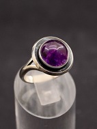 N E From sterling silver ring with amethyst