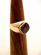 Guldring 585<BR>
med amethyst solgt