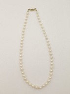 Perlehalskde med kultur perler solgt