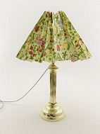 Messing lampe 58 cm. med blomstret skrm