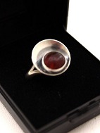 N E From sterling (925S) ring strrelse 54 med rav