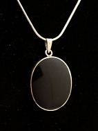 Sterling sølv halskæde med vedhæng  onyx I sterling sølv montering. 