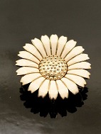 Marguerit broche dia. 3,3 cm. forgyldt sterling slv med emalje