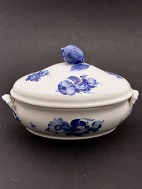 Royal Copenhagen. Bl Blomst ovalt lgfad.  10/8054. 
