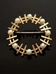 14 carat gold brooch