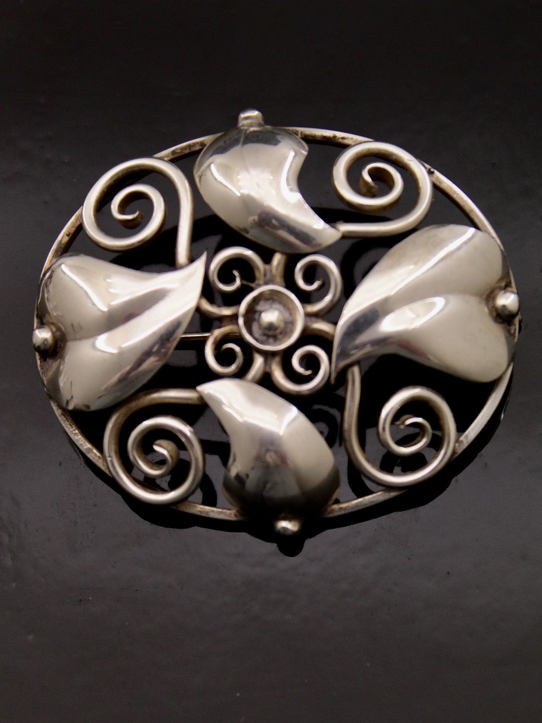 Middelfart-antik - 830 sølv broche