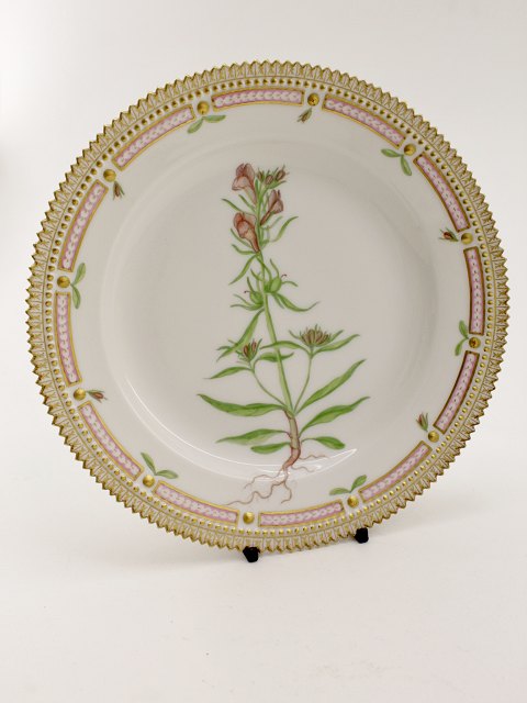 Royal Copenhagen Flora Danica plate 20/3550