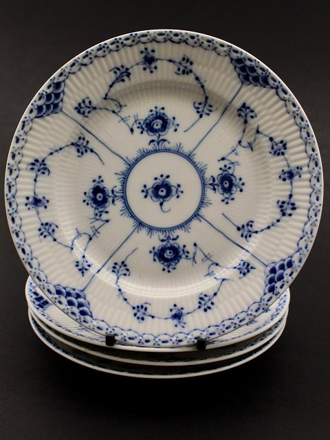 Royal Copenhagen blue fluted plate 1/573