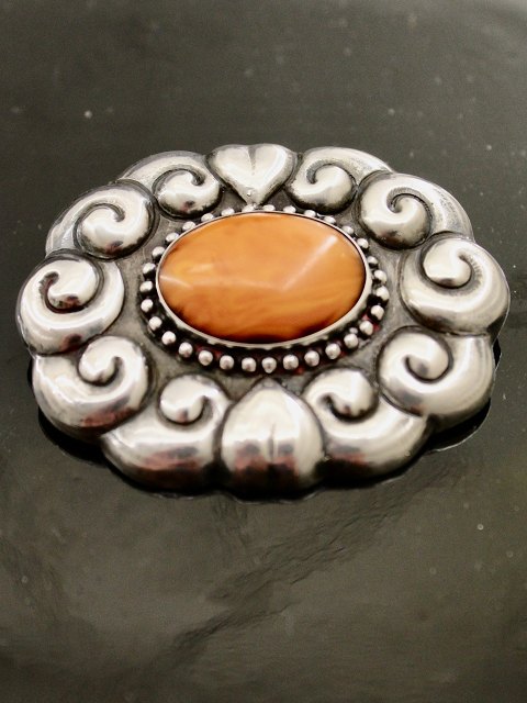 Art Nouveau broche