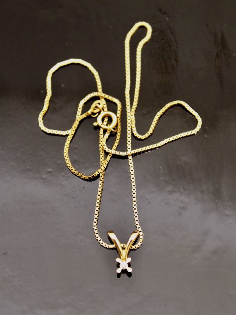 14 carat gold pendant