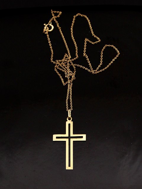 8 carat gold cross