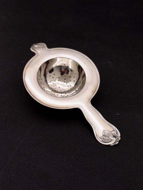 Silver Saxon tea strainer