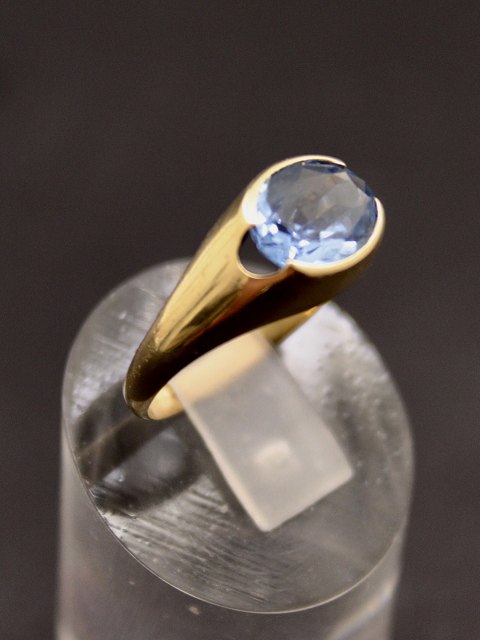 8 karat guld ring  med aquamarin