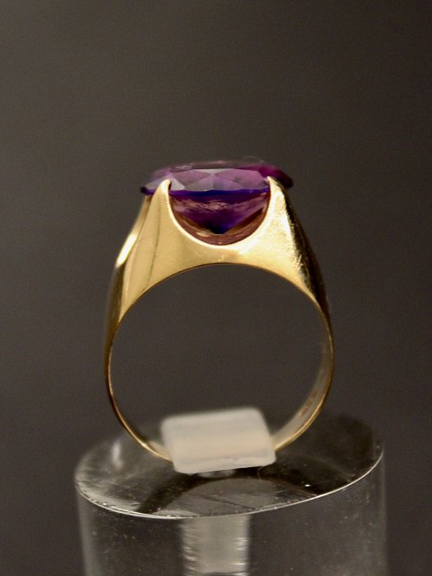 14 karat guld ring med ametyst