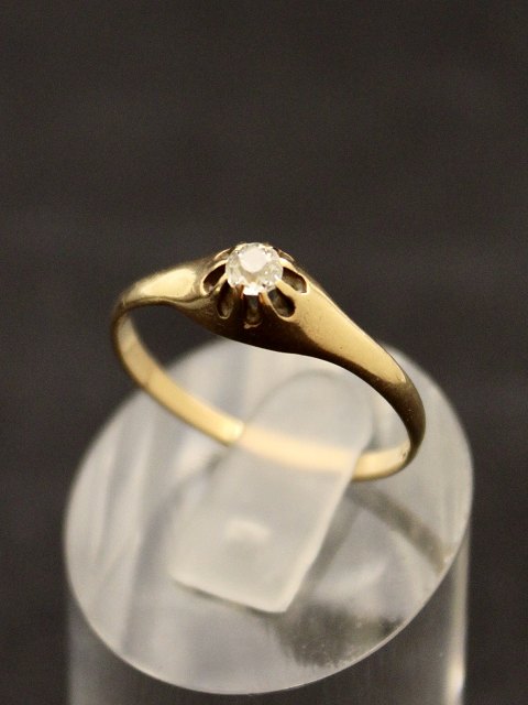 14 carat gold ring with diamond